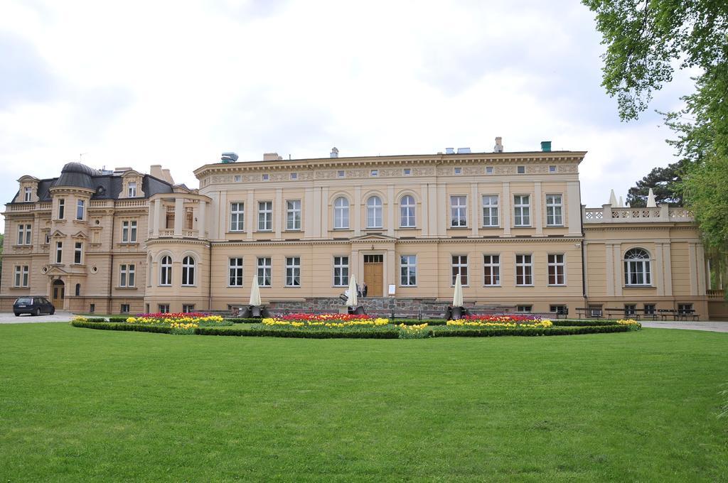 Zespol Palacowo-Parkowy W Ostromecku Ostromecko Exterior foto